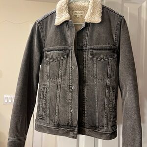 Madewell Men’s Gray Denim Jacket with Cream Sherpa Collar